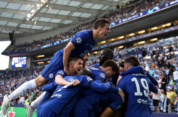 Jugadores del Chelsea celebraron el gol del título en la Champions League, ante Manchester City. Foto: EFE