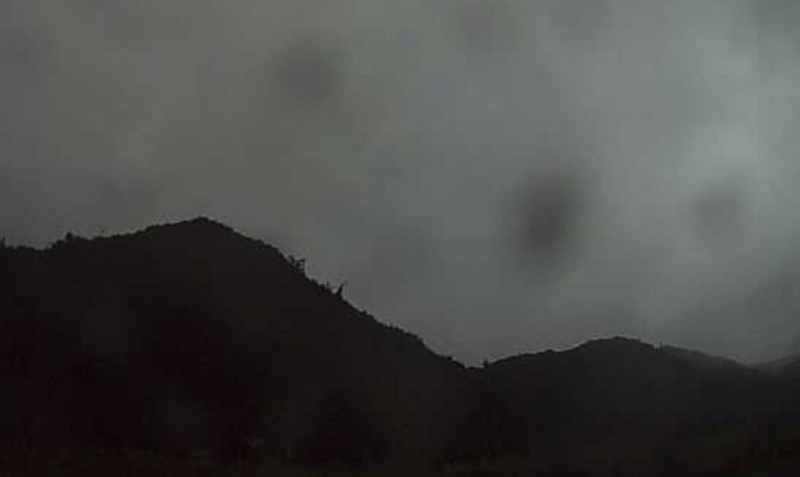 Intensa nubosidad registró el Instituto Geofísico en el volcán Sangay, la tarde del domingo 23 de mayo del 2021. Foto: Twitter Instituto Geofísico