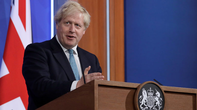 El primer ministro Boris Johnson desestimó las acusaciones de su exasesor sobre el manejo de la pandemia. Foto: Reuters