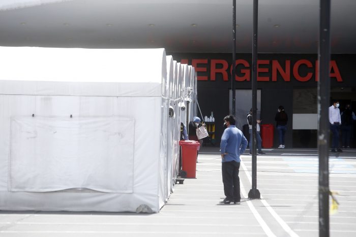 Álvaro Gaibor, gerente general del Hospital Quito Sur dice que existe una lista de espera de 155 infectados que requieren una cama en hospitalización y en UCI. Foto: Diego Pallero / El Comercio