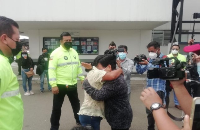 La mujer se reencontró con su familia, después de que fuera reportada como desaparecida. Foto: Policía Nacional