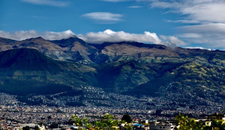 La contaminación del aire en Quito disminuyó durante los fines de semana de confinamiento focalizado. Foto: Patricio Terán/ EL COMERCIO