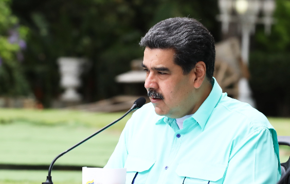 Fotografía cedida el 23 de mayo del 2021 por la oficina de Prensa del Palacio de Miraflores que muestra al presidente venezolano Nicolás Maduro durante un acto de Gobierno, en Caracas (Venezuela). Foto: EFE