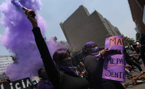 Un grupo de mujeres participa en una manifestación feminista este 29 de mayo en Ciudad de México (México). Foto: EFE