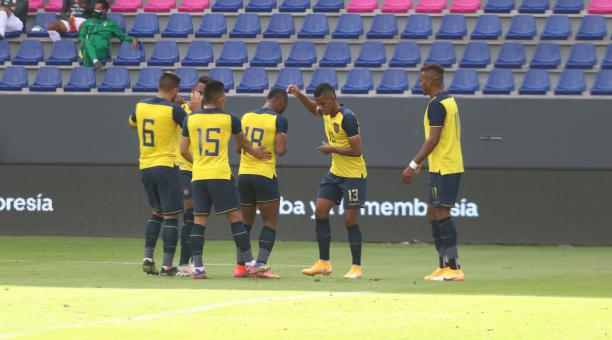 La selección de Ecuador, durante un amistoso ante Bolivia, en Sangolquí. Foto: FEF