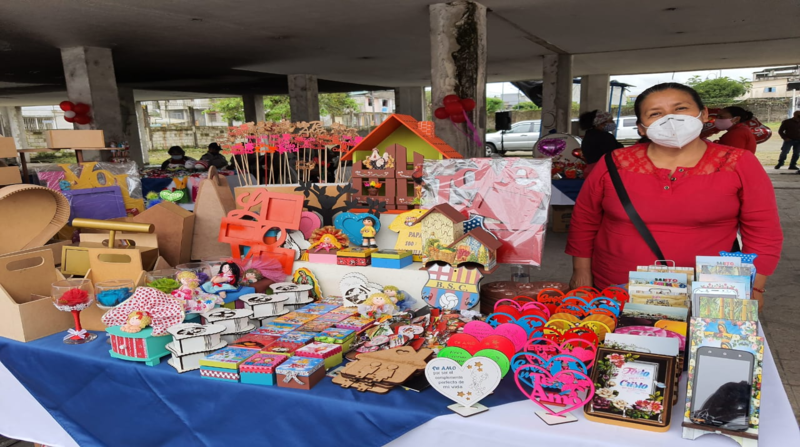 La oferta de productos se realiza en las instalaciones de ex Correos del Ecuador, en Santo Domingo. Foto cortesía.
