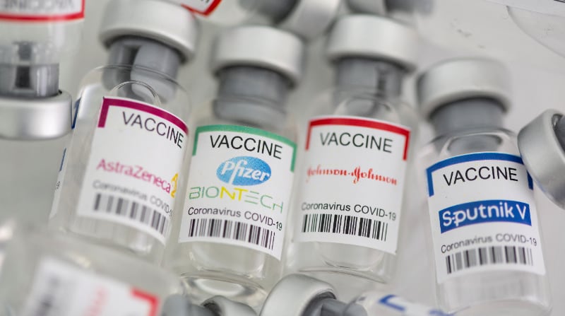 Foto referencial. La “liberación” temporal de patentes para las vacunas contra covid-19 podría no ser un mecanismo útil para acelerar el acceso a la inoculación. Y podría tener efectos negativos sobre la innovación. Foto: Reuters
