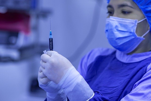 Imagen referencial. La vacunación contra el covid-19 es la única manera de hacerle frente a la pandemia. Foto. Pixabay