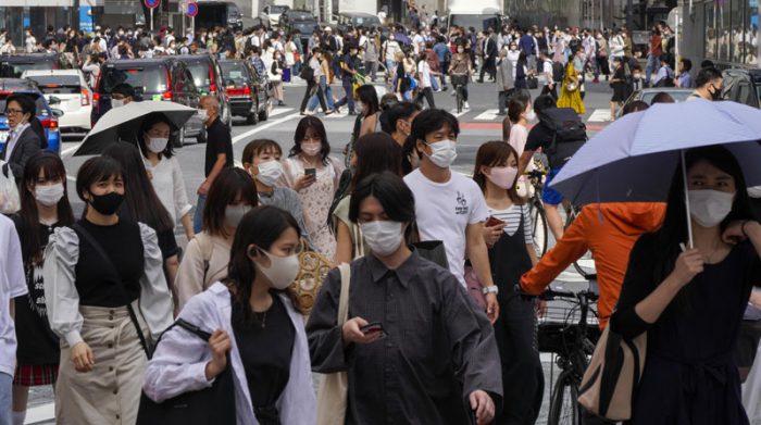 Japón emitió la alerta sanitaria ante el aumento de casos y la presión sobre el sistema hospitalario. Foto: EFE