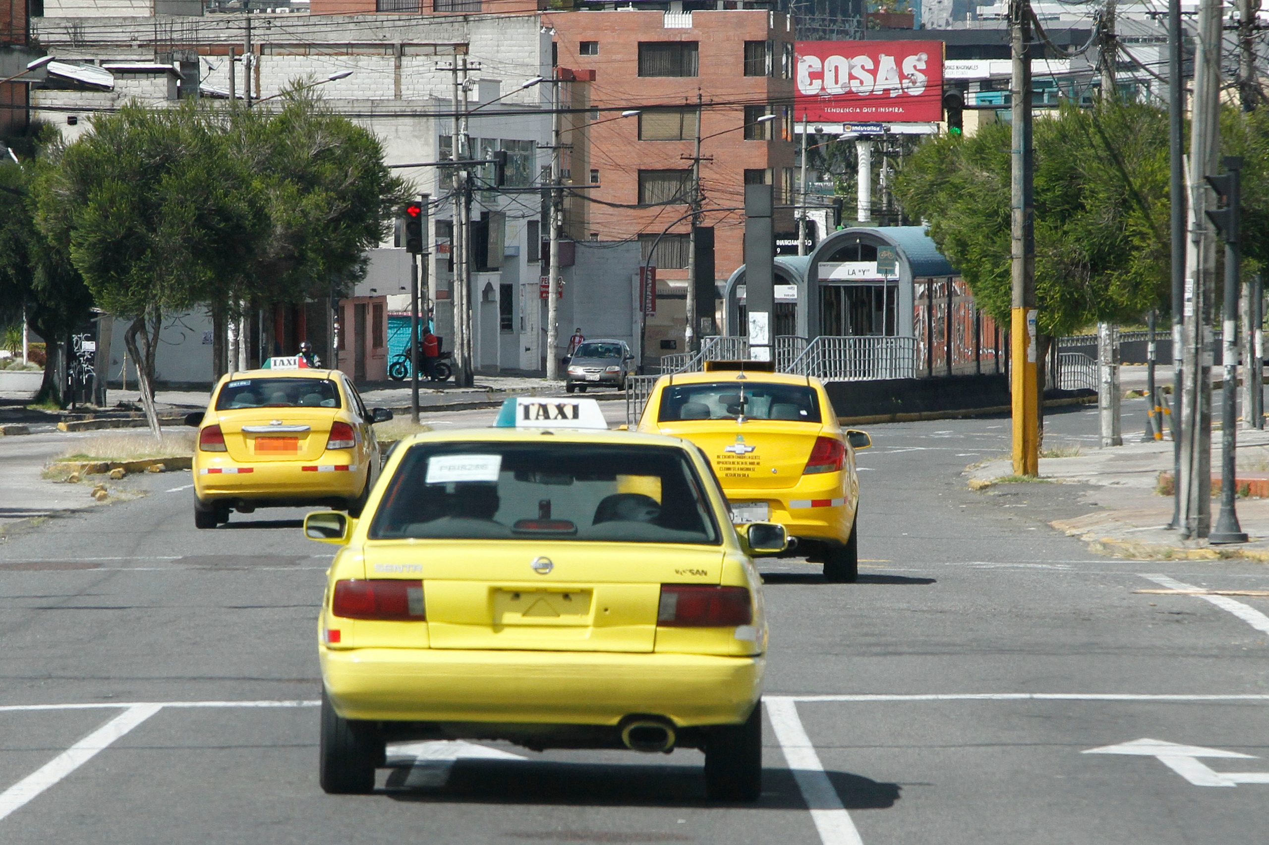 Carlos Brunis, presidente de la Federación de Transporte Terrestre de Pichincha. manifestó que el taxismo opera con normalidad, pero también analizarán pero también piden el congelamiento de los precios en los combustibles. Foto: Archivo El Comercio