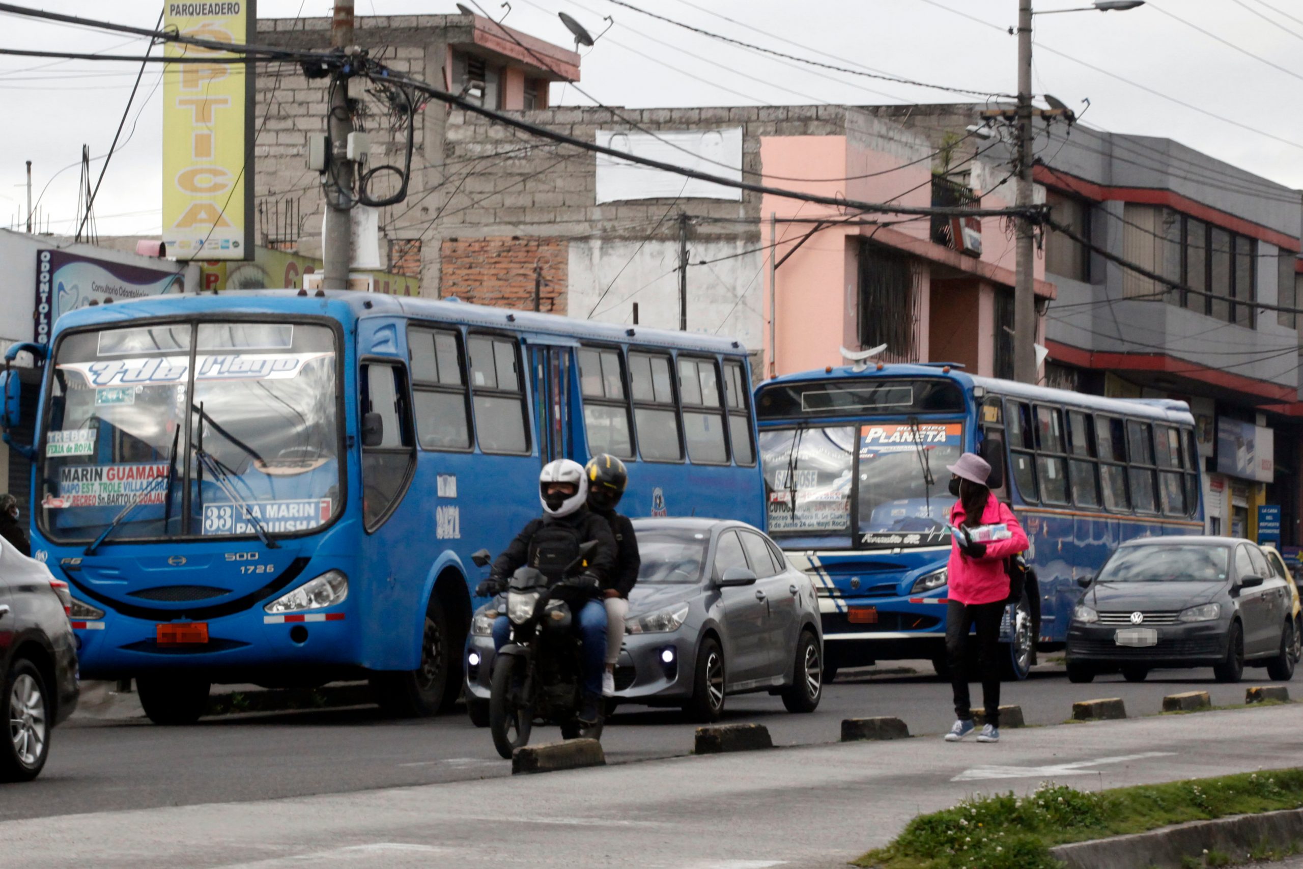 En Pichincha y 15 provincias más rige la libre circulación vehicular por el decreto de estado de excepción. Foto: Patricio Terán / EL COMERCIO