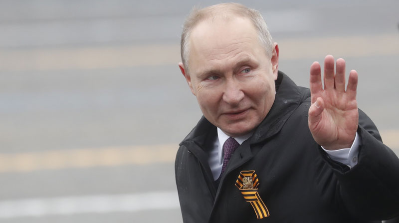 El presidente de Rusia, Vladimir Putin, se mantendrá en aislamiento, pese a haber recibido las dos dosis de la vacuna contra el covid-19. Foto: EFE