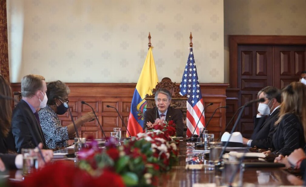 El presidente Guillermo Lasso expresó en su cuenta de Twitter que están comprometidos para fortalecer las relaciones entre Ecuador y Estados Unidos. Foto: Twitter @LassoGuillermo