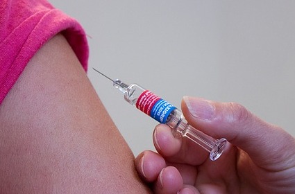 Imagen referencial. Bruselas propone que las personas totalmente vacunadas que posean certificados de vacunación queden exentas de las pruebas de detección del virus o de la cuarentena. Foto: Pixabay