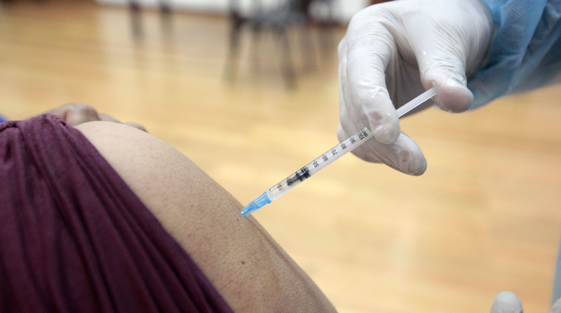 Hasta la fecha, el país ha recibido 4,8 millones de vacunas anticovid-19. Foto: Patricio Terán / EL COMERCIO
