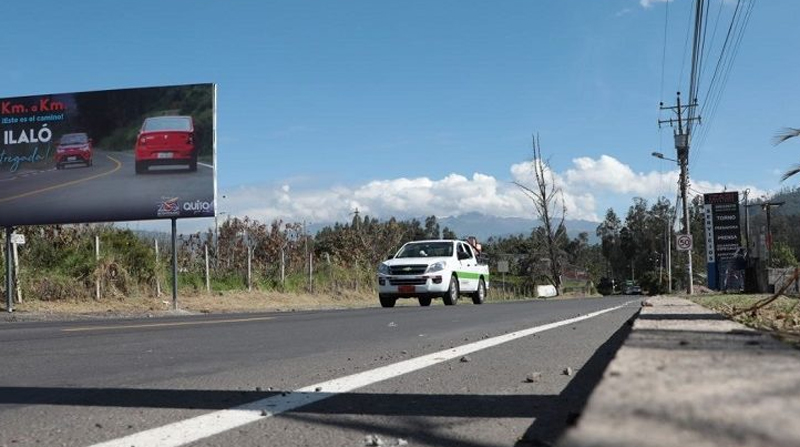 En la segunda fase del asfaltado de la avenida Ilaló se trabajó en 3,5 km de vía. Foto: Cortesía Municipio de Quito.