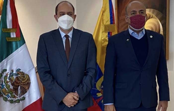 El ministro de la Producción, Julio J. Prado y el viceministro mexicano, Maximiliano Reyes, se reunieron en Quito. Foto: Cortesía Ministerio de la Producción