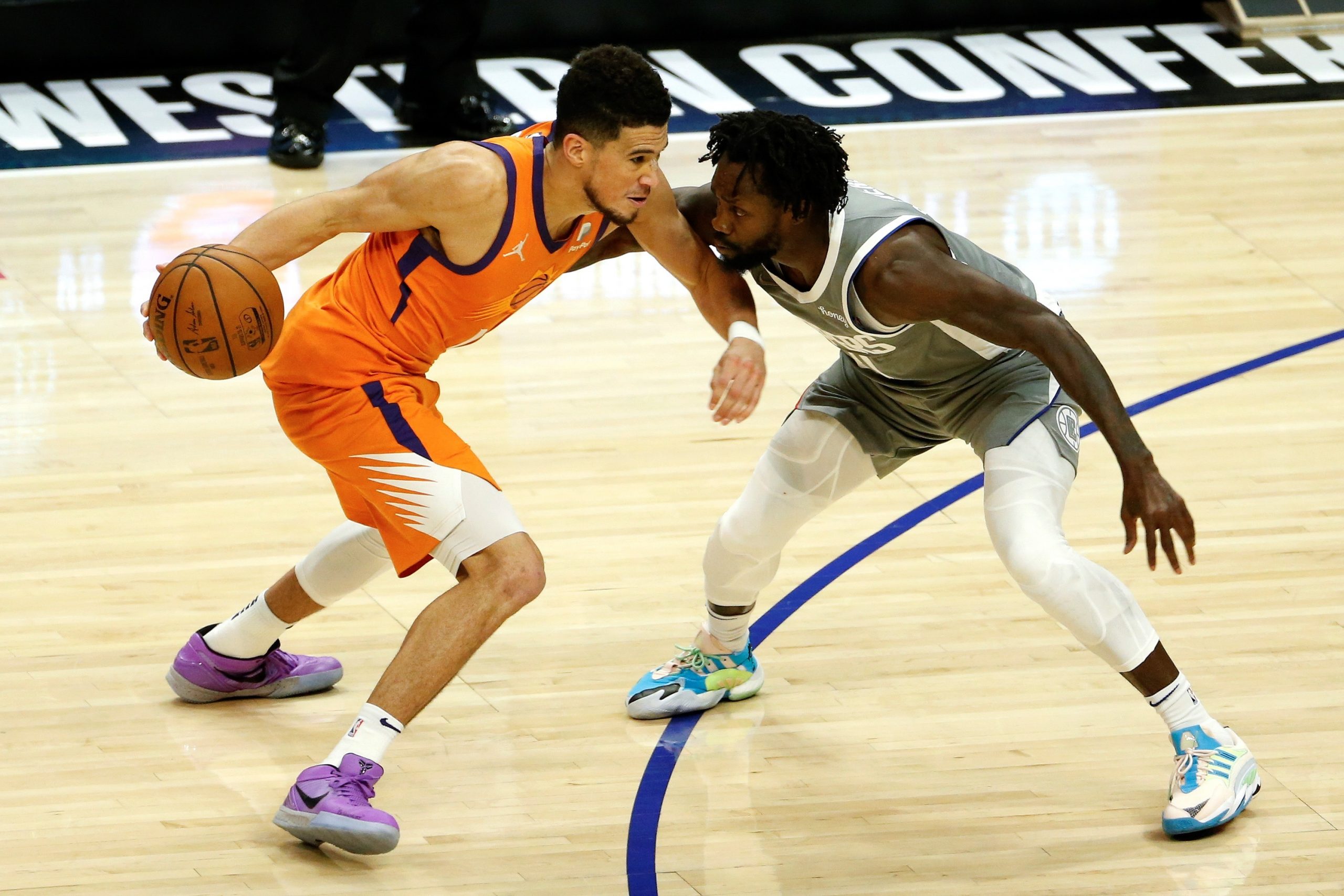 Phoenix Suns están a un partido de jugar las finales de la NBA. Foto: EFE