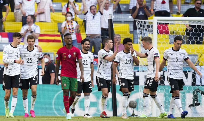 Los jugadores de Alemania celebran el empate durante el partido de fútbol de la ronda preliminar del grupo F de la UEFA EURO 2020 entre Portugal y Alemania en Munich, Alemania, el 19 de junio de 2021. (Alemania) EFE