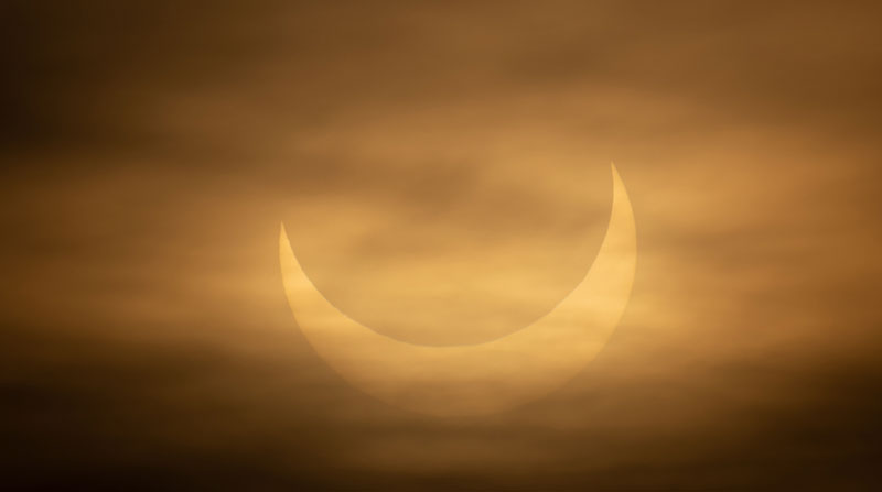 Imagen del eclipse solar denominado 'anillo de fuego' en Winthrop, Estados Unidos. Foto: EFE