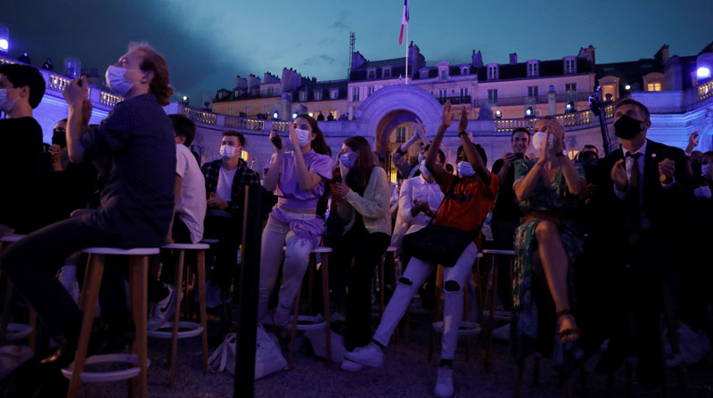 En algunas ciudades de Francia se registraron incidentes cuando la Policía intentó dispersar las aglomeraciones generadas tras las celebraciones de la popular Fiesta de la Música. Foto: EFE