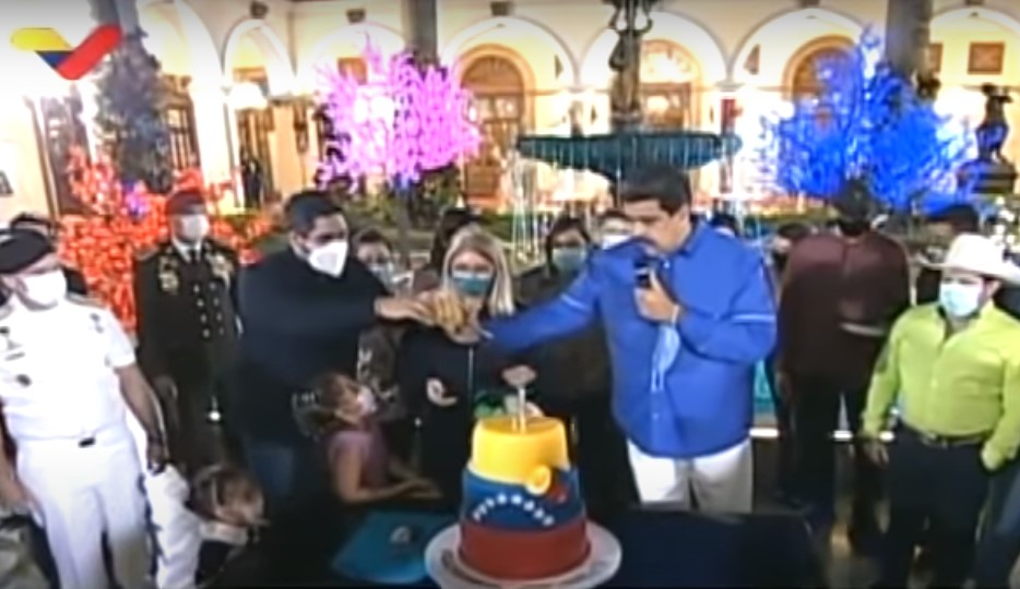 El 23 de noviembre del 2020 el presidente Nicolás Maduro festejó su cumpleaños, en una celebración con artistas musicales. La fiesta del Mandatario se realizó mientras Venezuela atraviesa una fuerte crisis económica. Foto: Captura de pantalla
