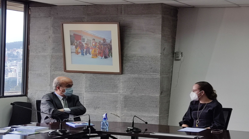 Reunión entre el Secretario general de la OEI y la Ministra de Educación del Ecuador, María Brown. Foto: Twitter de @OEIEcuador