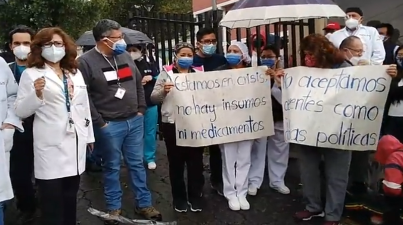 Los médicos de ese establecimiento protestaron por la falta de medicinas e insumos para los pacientes que se atienden allí en 35 especialidades. Foto: Captura de pantalla