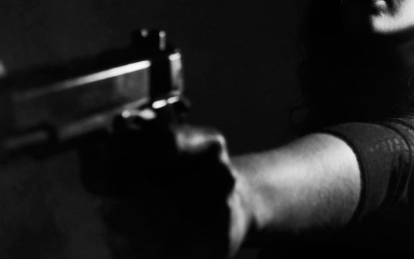 Imagen referencial. Los asaltantes utilizaron un arma de fuego para cometer el delito. Foto: Pixabay