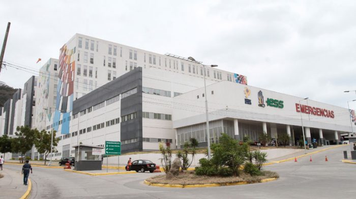 Los pacientes que necesitan atención en UCI por covid-19 se han reducido en el Hospital Los Ceibos en Guayaquil. Foto: Mario Faustos / EL COMERCIO
