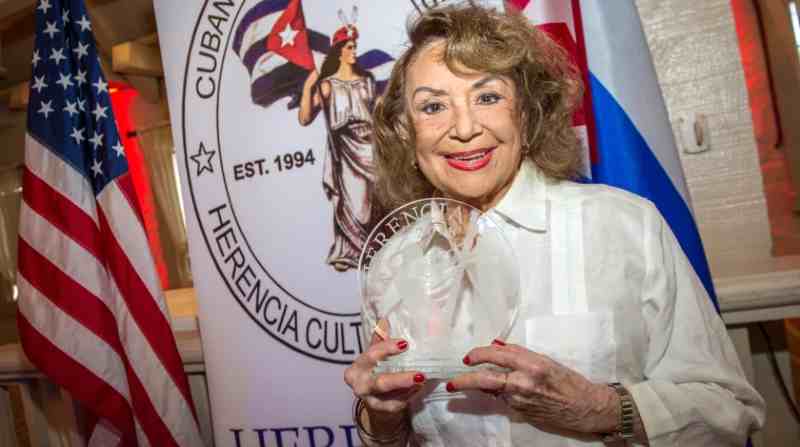 La escritora y guionista cubana Delia Fiallo, autora de numerosas radionovelas y telenovelas de gran éxito en América Latina, murió en Coral Gables, la ciudad aledaña a Miami-Dade donde residía, a los 96 años, según informó su hija. Foto: EFE
