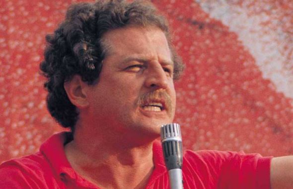 El homicidio del político, que se perfilaba como el más seguro sucesor del entonces gobernante Virgilio Barco (1986-1990), fue atribuido a una alianza del cartel de Medellín. Foto: Captura de pantalla