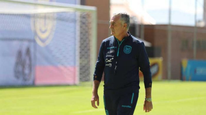 Gustavo Alfaro, director técnico de la Selección de Ecuador. Foto: @LaTri