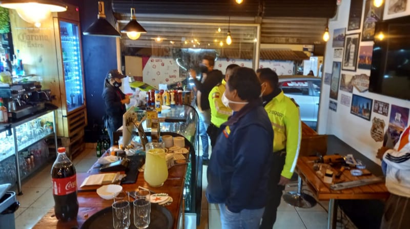 La Intendencia de Policía realizó 31 operativos de control, en el marco del cumplimiento de las medidas de prevención de contagio en Quito y Pichincha. Foto: Twitter Intendencia de Policía de Pichincha