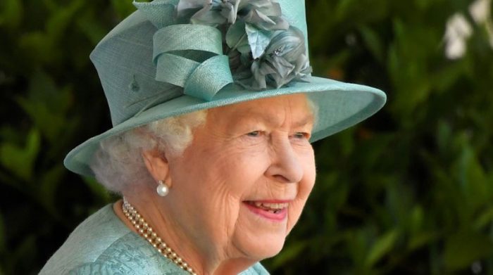La Reina Isabel II recibirá a la canciller alemana Angela Merkel en su palacio en Reino Unido. Foto: Reuters