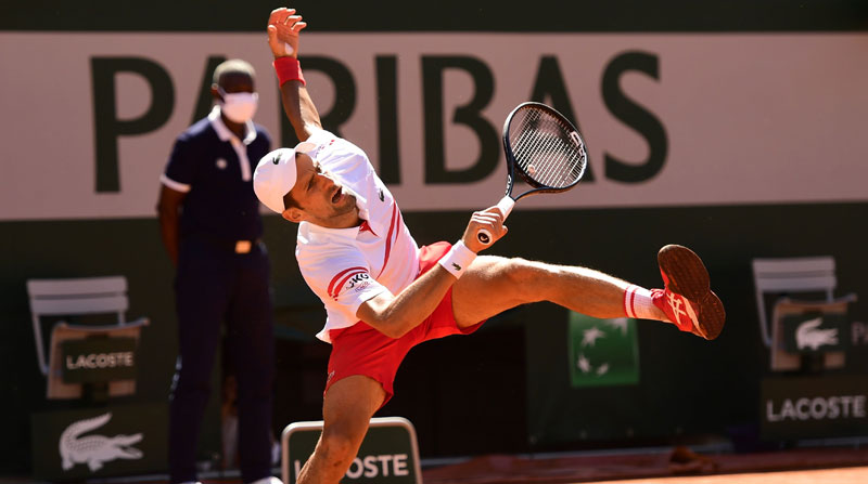 Novak Djokovic durante la final del Roland Garros ante Stefanos Tsitsipas el 13 de junio del 2021. Foto: EFE
