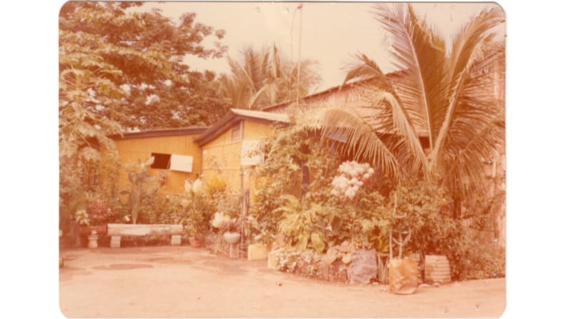El 12 de junio de 1971, Antonio Cano recibió la primera vivienda de Hogar de Cristo en Guayaquil. Tenía un terreno en Mapasingue Oeste, donde ahora tiene una casa de cemento. Foto: Cortesía Hogar de Cristo