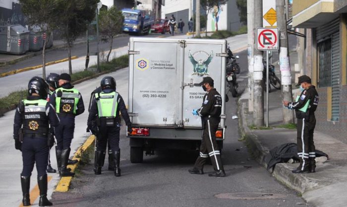 Vecinos del lugar escucharon el impacto del atropellamiento. Foto: Julio Estrella / EL COMERCIO
