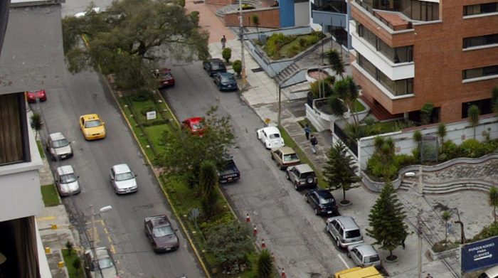 Imagen referencial. En la av. República de El Salvador, norte de Quito, asaltaron a una mujer. Foto: EL COMERIO