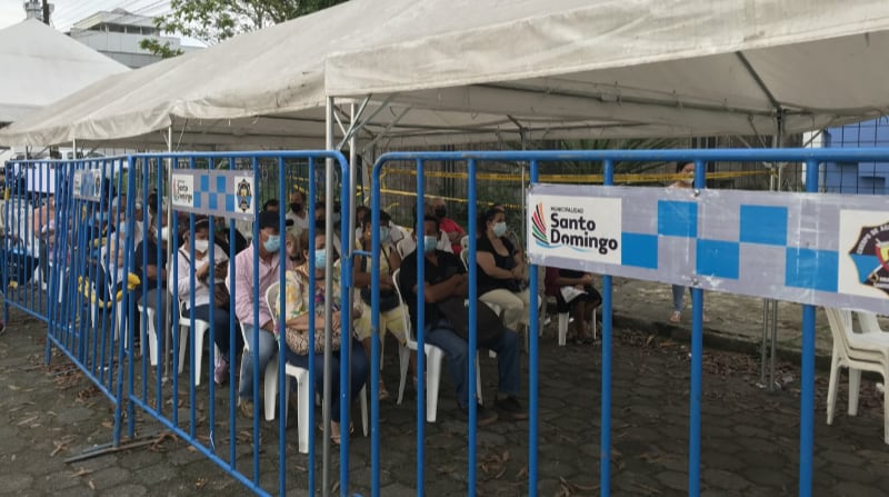 La vacunación contra covid-19 ha incidido en la reducción de casos en Santo Domingo. Foto EL COMERCIO