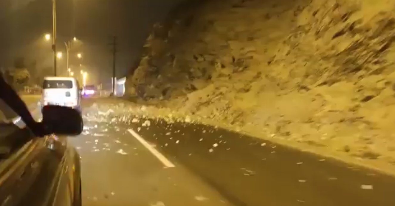 El sismo en Perú causó derrumbes en carreteras y daños en viviendas. Foto: Captura de pantalla