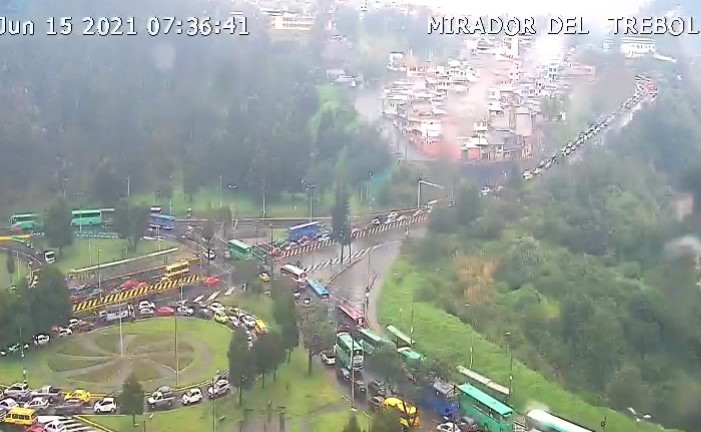 La congestión copaba la avenida Velasco Ibarra y la unión con la autopista General Rumiñahui, que conecta a Quito con el valle de Los Chillos. Foto: ECU 911