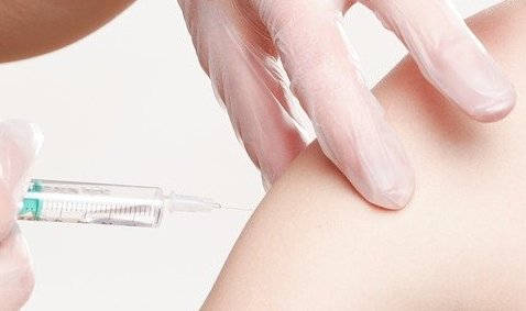 Imagen referencial. Las autoridades sanitarias afirmaron que la vacuna de Pfizer es segura y efectiva en este grupo etario. Foto: Pixabay