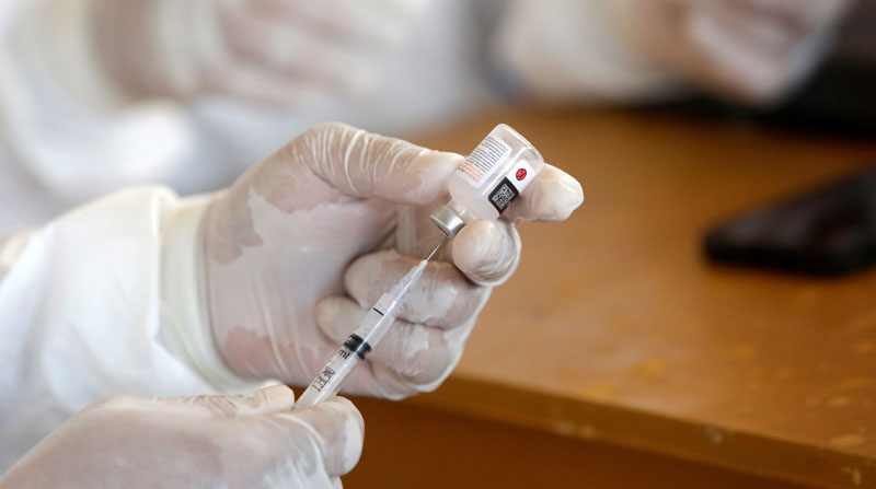El Gobierno de Grecia considera que la medida permitirá avanzar en la vacunación de más población contra el covid-19. Foto: EFE