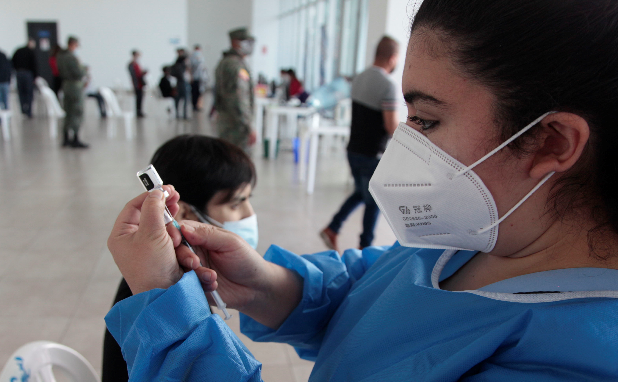 El cambio de lugar de vacunación en la página web se habilitó el domingo 6 de junio. Foto. Galo Paguay / EL COMERCIO