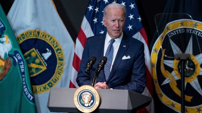 El presidente Joe Biden pronuncia un discurso ante los miembros de la fuerza laboral de la comunidad de inteligencia en el Centro Nacional contra el Terrorismo en McLean, Virginia, EE. UU., 27 de julio de 2021. Foto: EFE