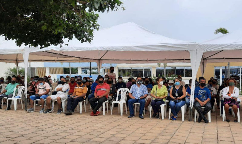 En Manta hubo afluencia de personas a los centros de vacunación durante este fin de semana. Foto: Cortesía Coordinación Zonal 4 del Ministerio de Salud