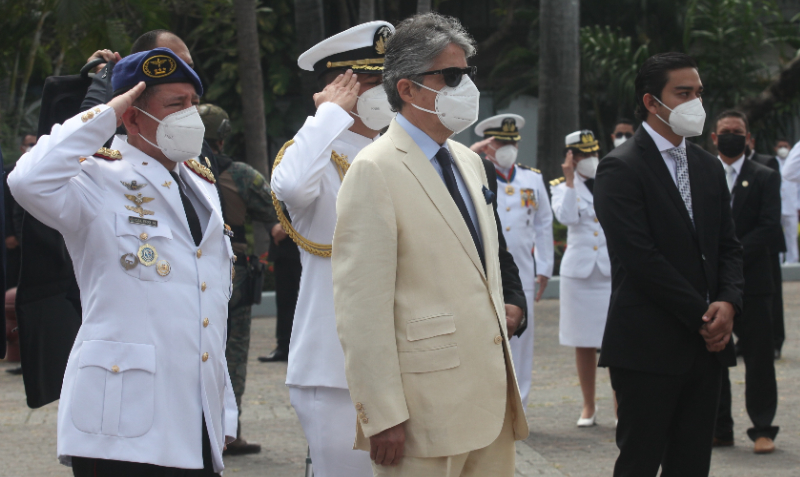 El presidente Guillermo Lasso durante el aniversario del Combate Naval de Jambelí, en Guayaquil. Foto: Enrique Pesantes/EL COMERCIO