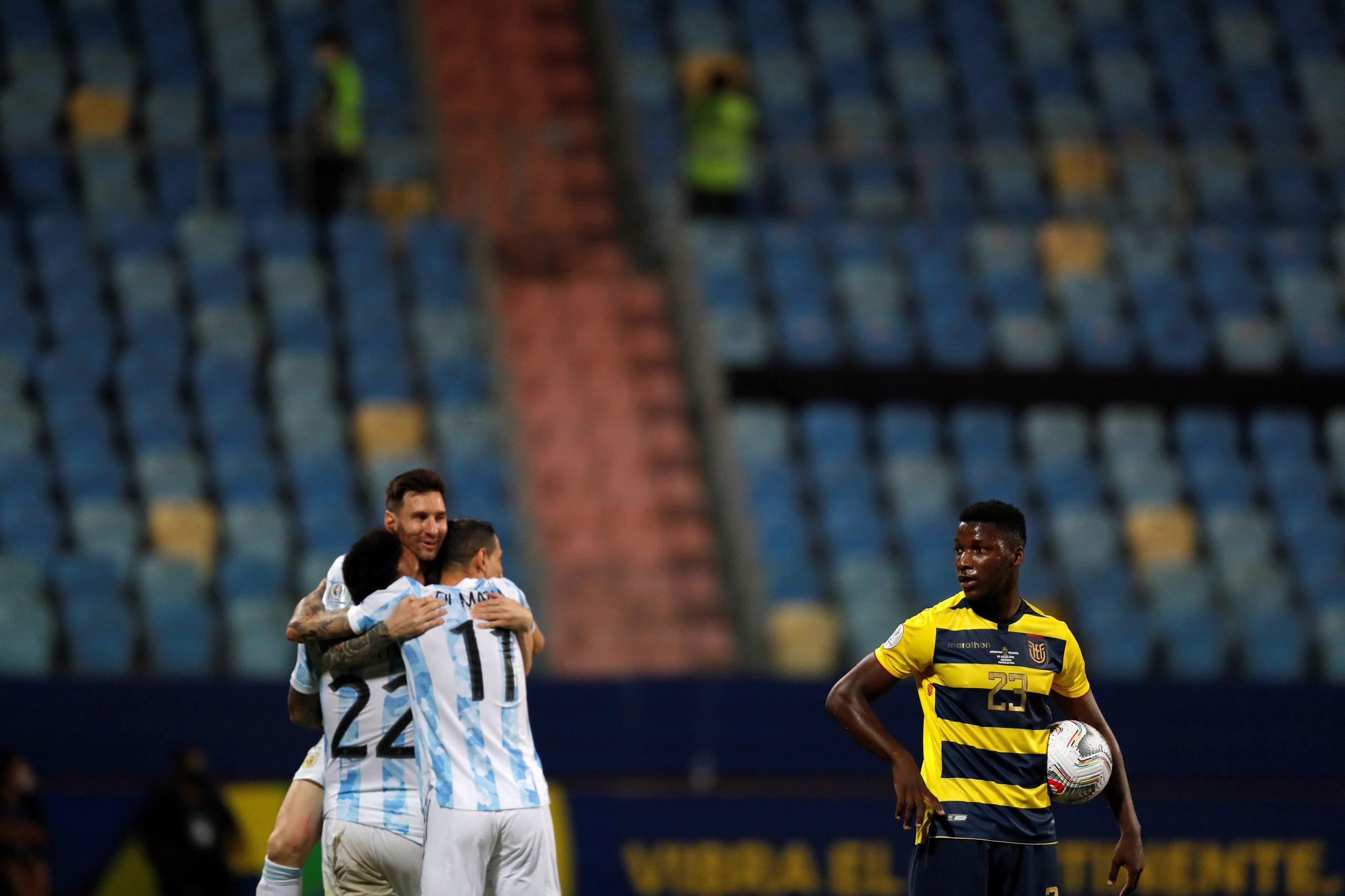 Moisés Caicedo fue uno de los jugadores que le dio 'like' a la foto de Messi. Foto: EFE