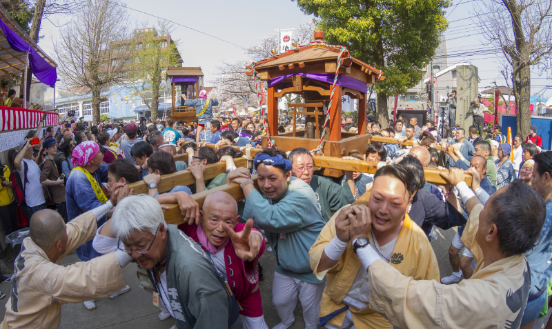 Kawasaki. Decenas de personas participan en el Kanamara Matsuri, un tradicional festival en alabanza a la fertilidad. Foto: Leonardo Ampuero